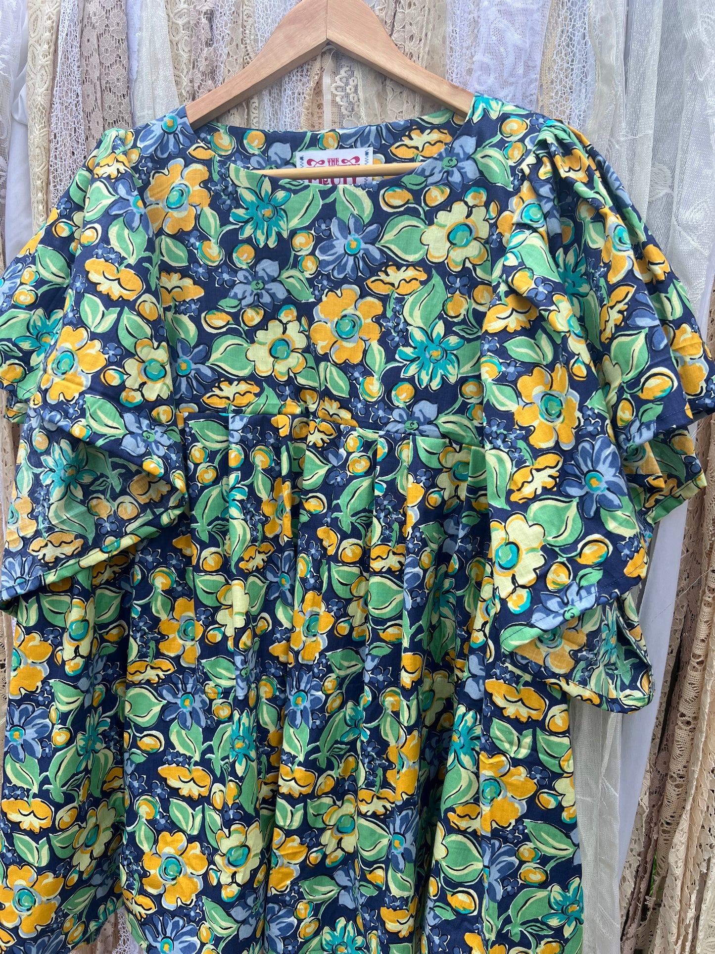 'Leonie' Retro Floral Angel Sleeve Tunic