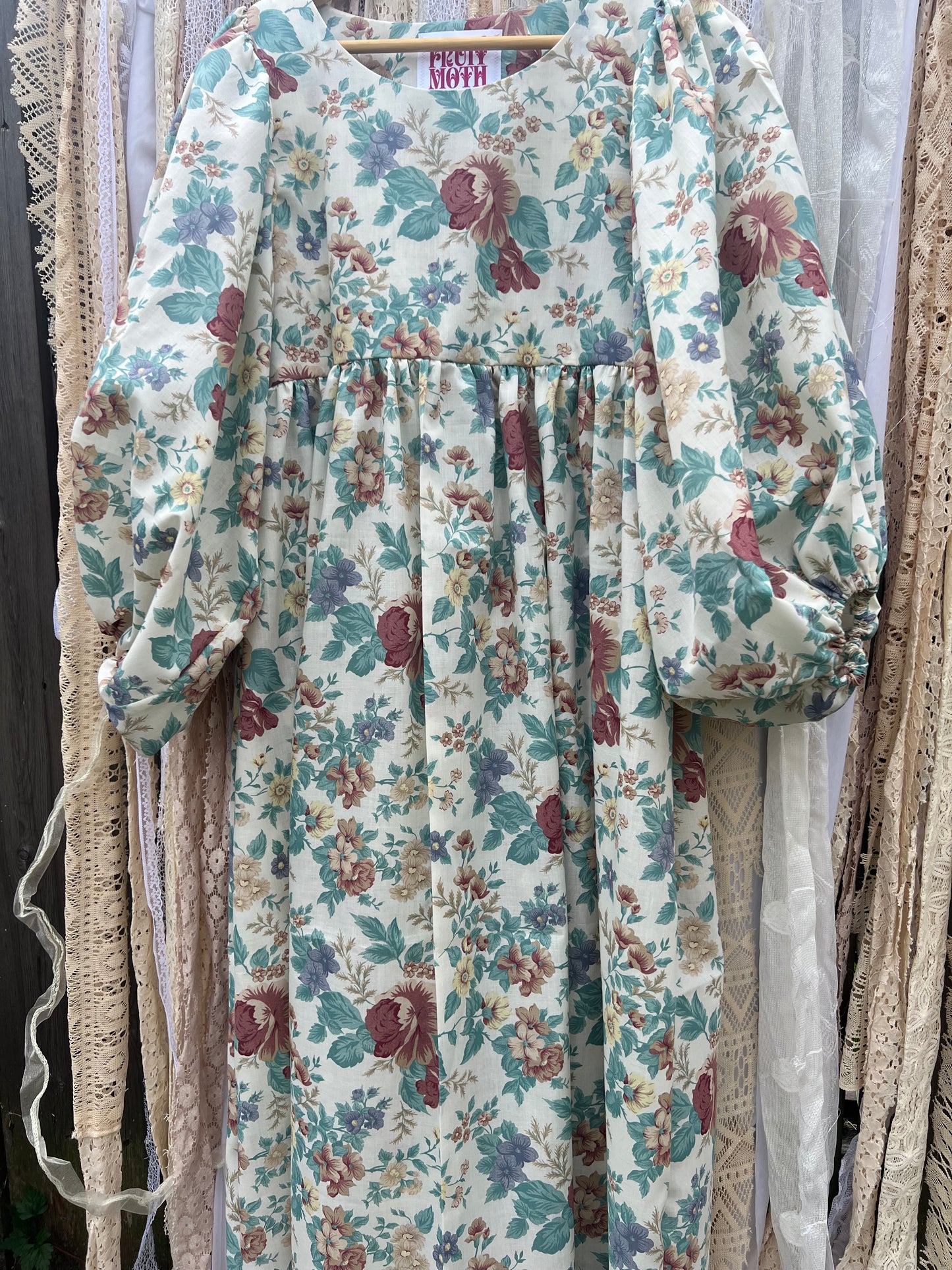 'Amelie' Kitsch Floral Puff Sleeve Maxi Dress