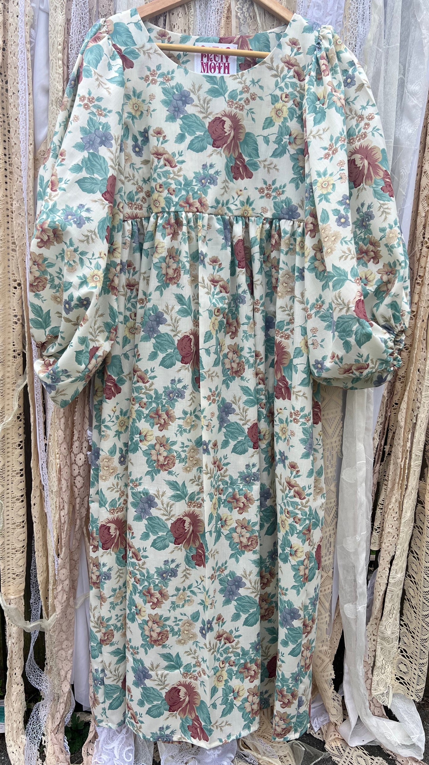 'Amelie' Kitsch Floral Puff Sleeve Maxi Dress