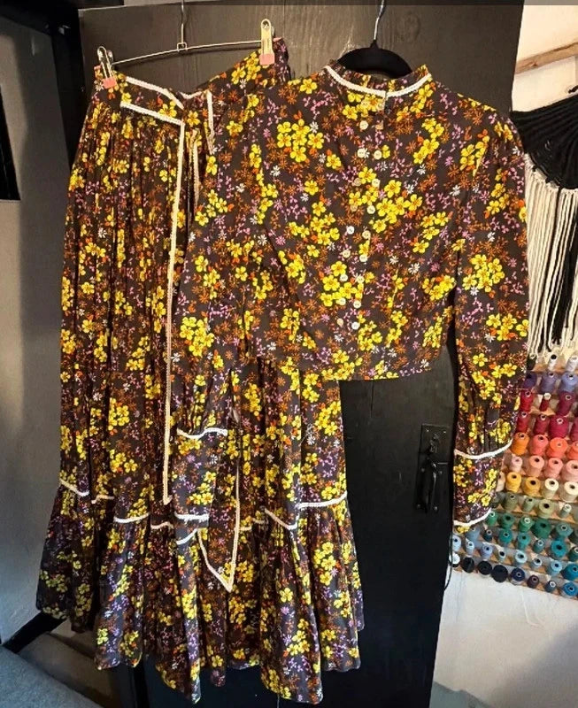 Handmade Floral Button-Up True Vintage 1970s skirt and Top with Ruffle Hem