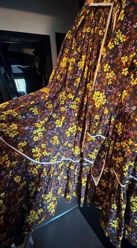 Handmade Floral Button-Up True Vintage 1970s skirt and Top with Ruffle Hem
