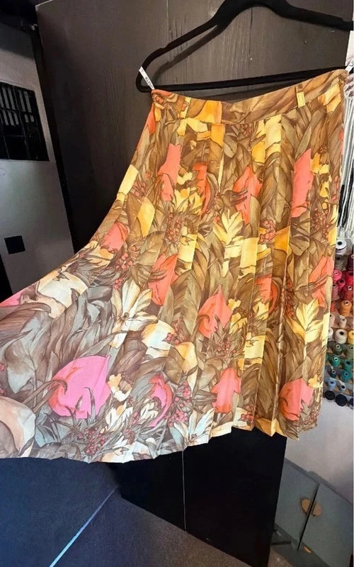 Klein Petit Paris Floral Pleated Skirt
