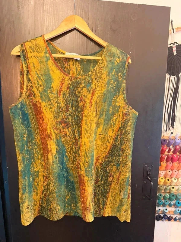 Vintage designer Doris Streich plisse sleeveless blouse