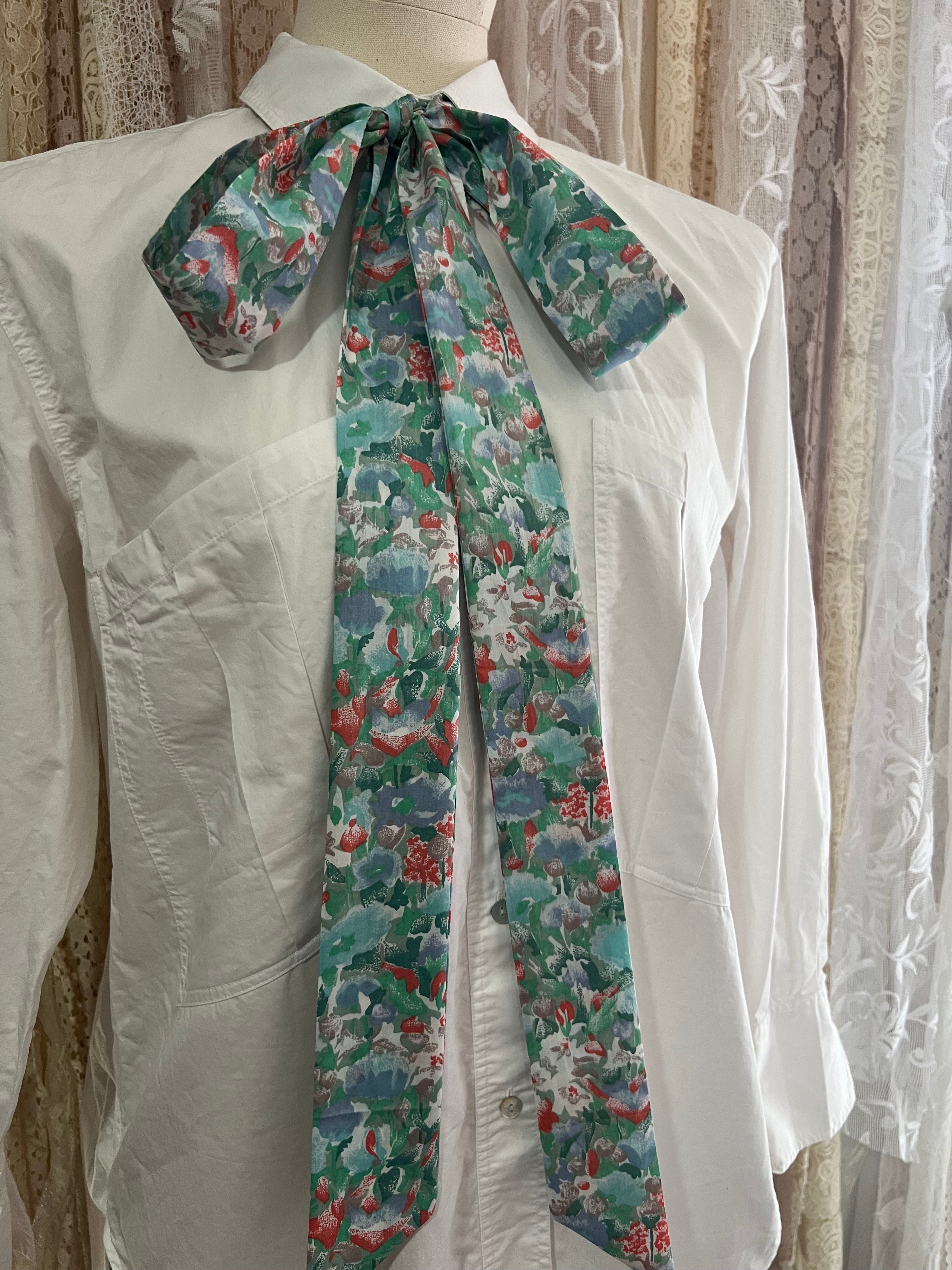 Painterly Floral Lawn Cotton Pussybow Tie Collar