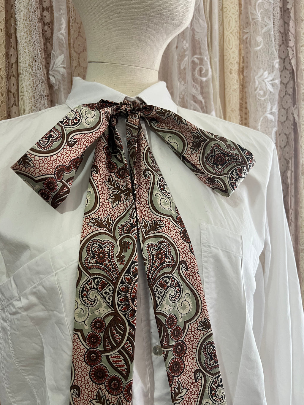 Henna Paisley Lawn Cotton Pussybow Tie Collar