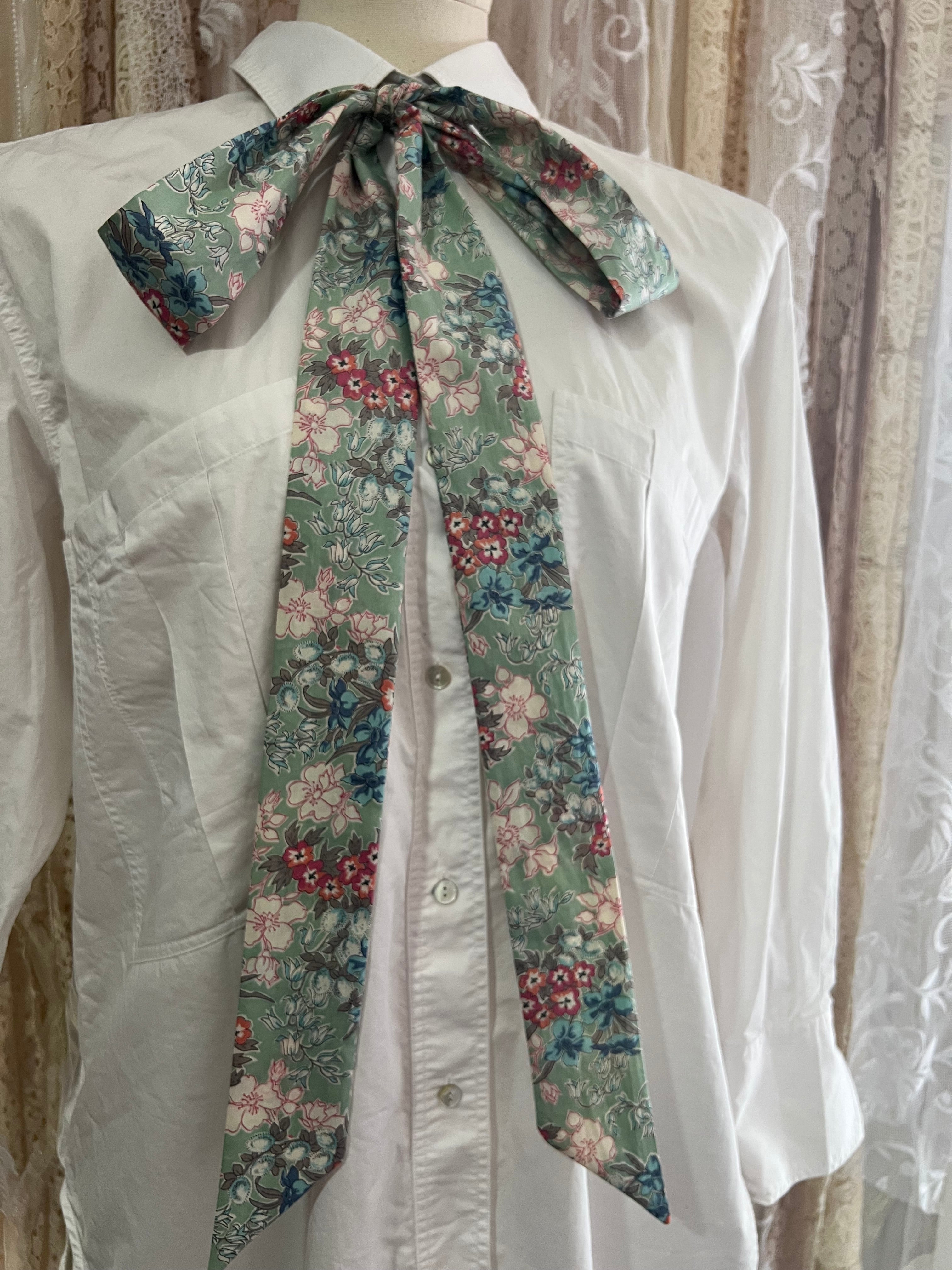 Mint Bunches Pussybow Tie Collar