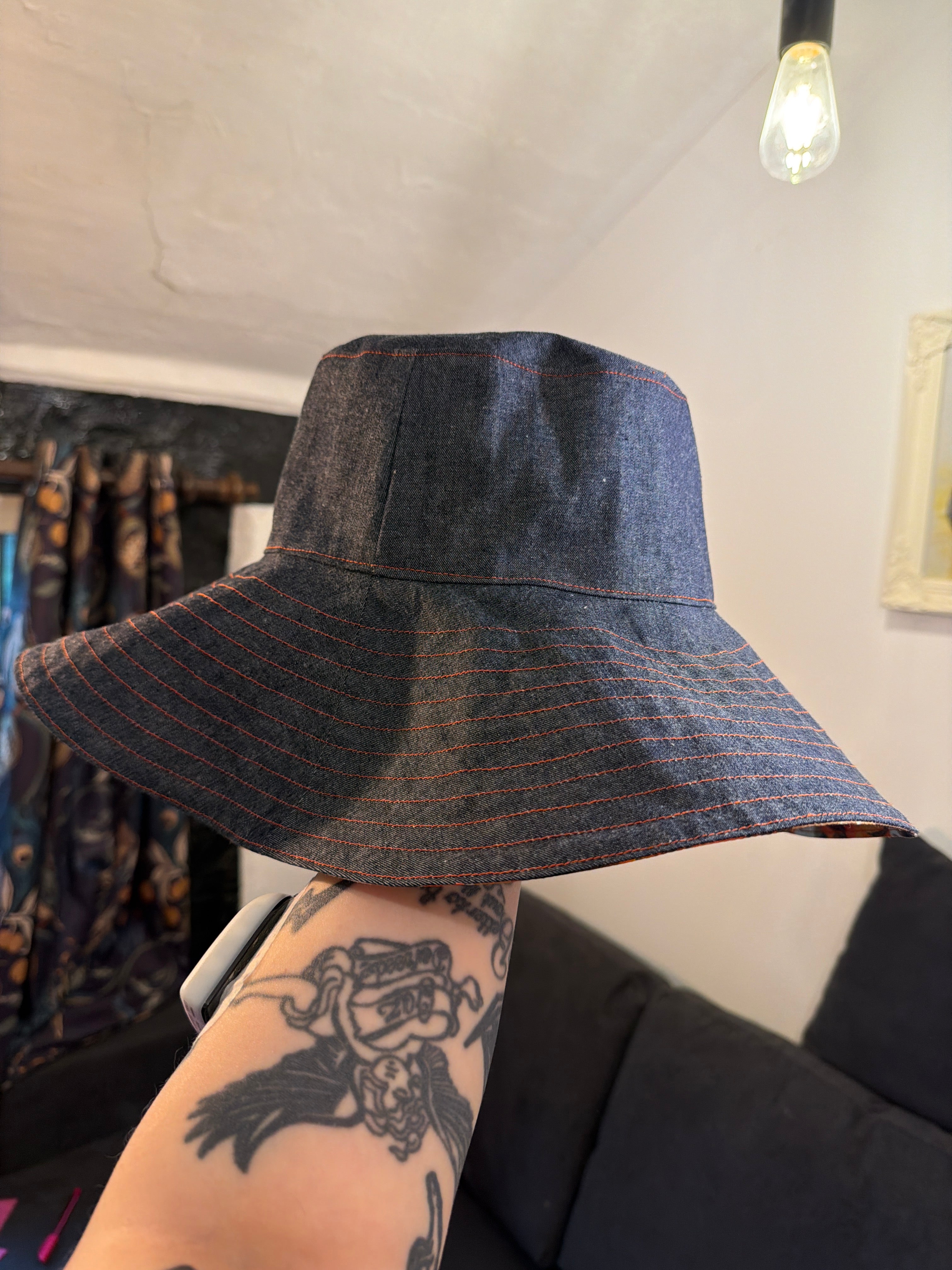 Wide brim hat 2