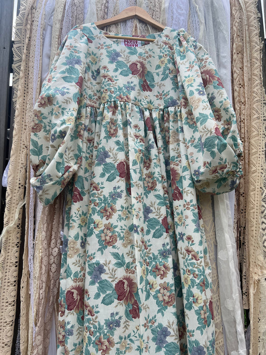'Amelie' Kitsch Floral Puff Sleeve Maxi Dress