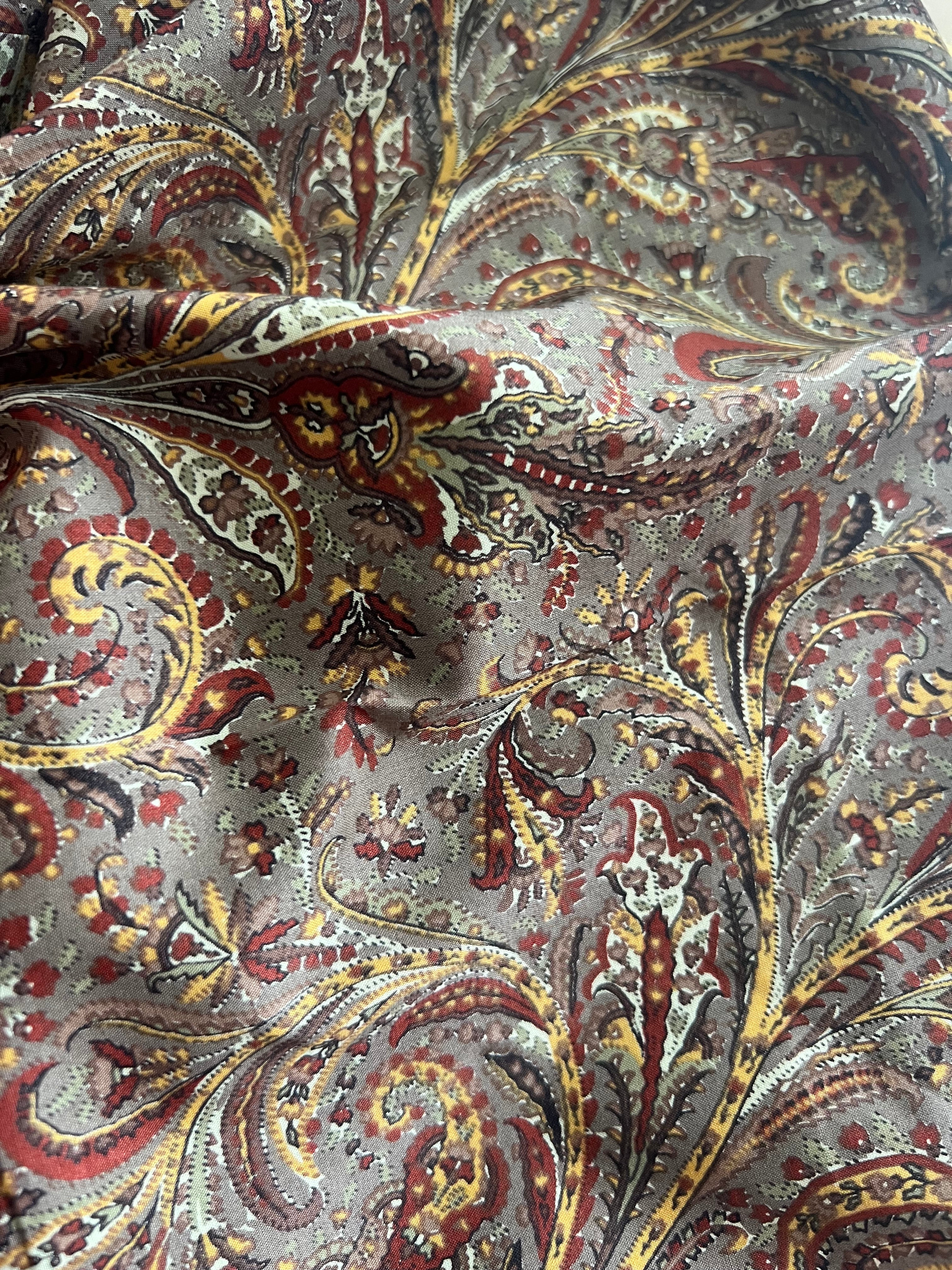 Vintage Paisley Lawn Cotton Pussybow Tie Collar