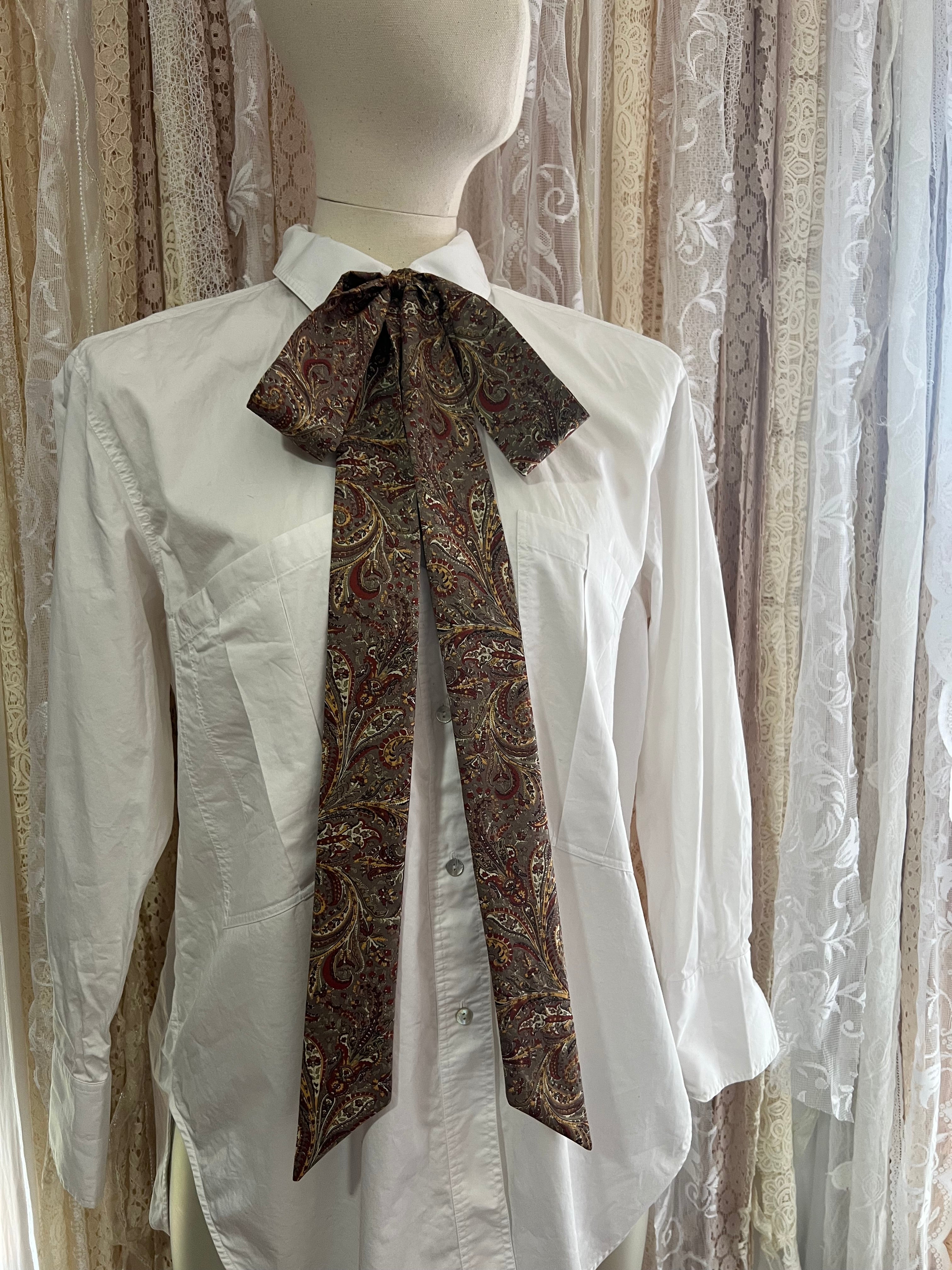 Vintage Paisley Lawn Cotton Pussybow Tie Collar