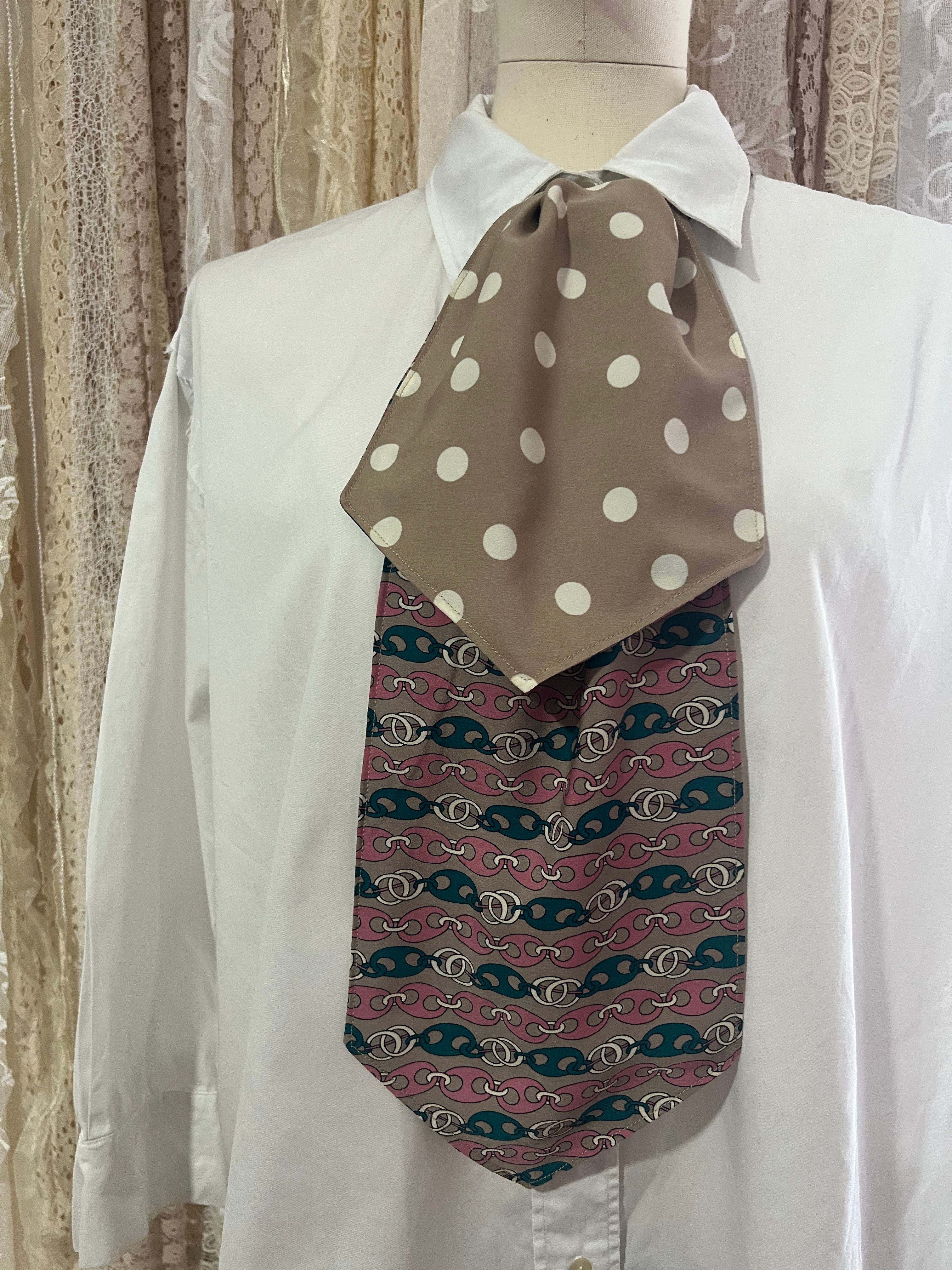 Chainlink and Polkadot Reversible Cravat