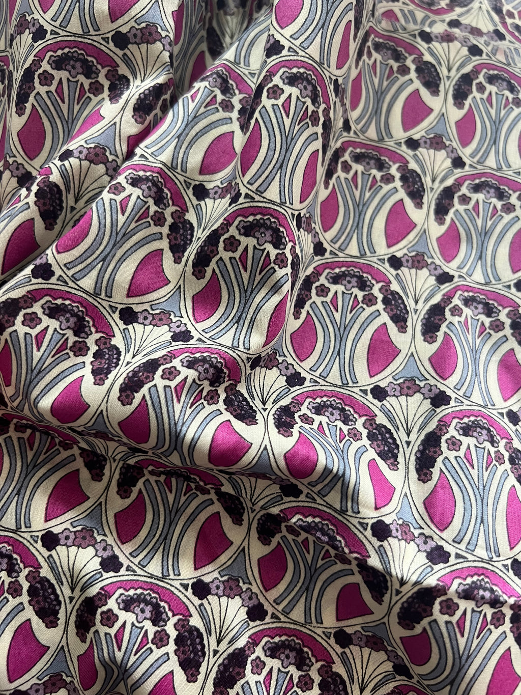 ‘Mauverina’ Art Nouveau Pink Pussybow Tie Collar