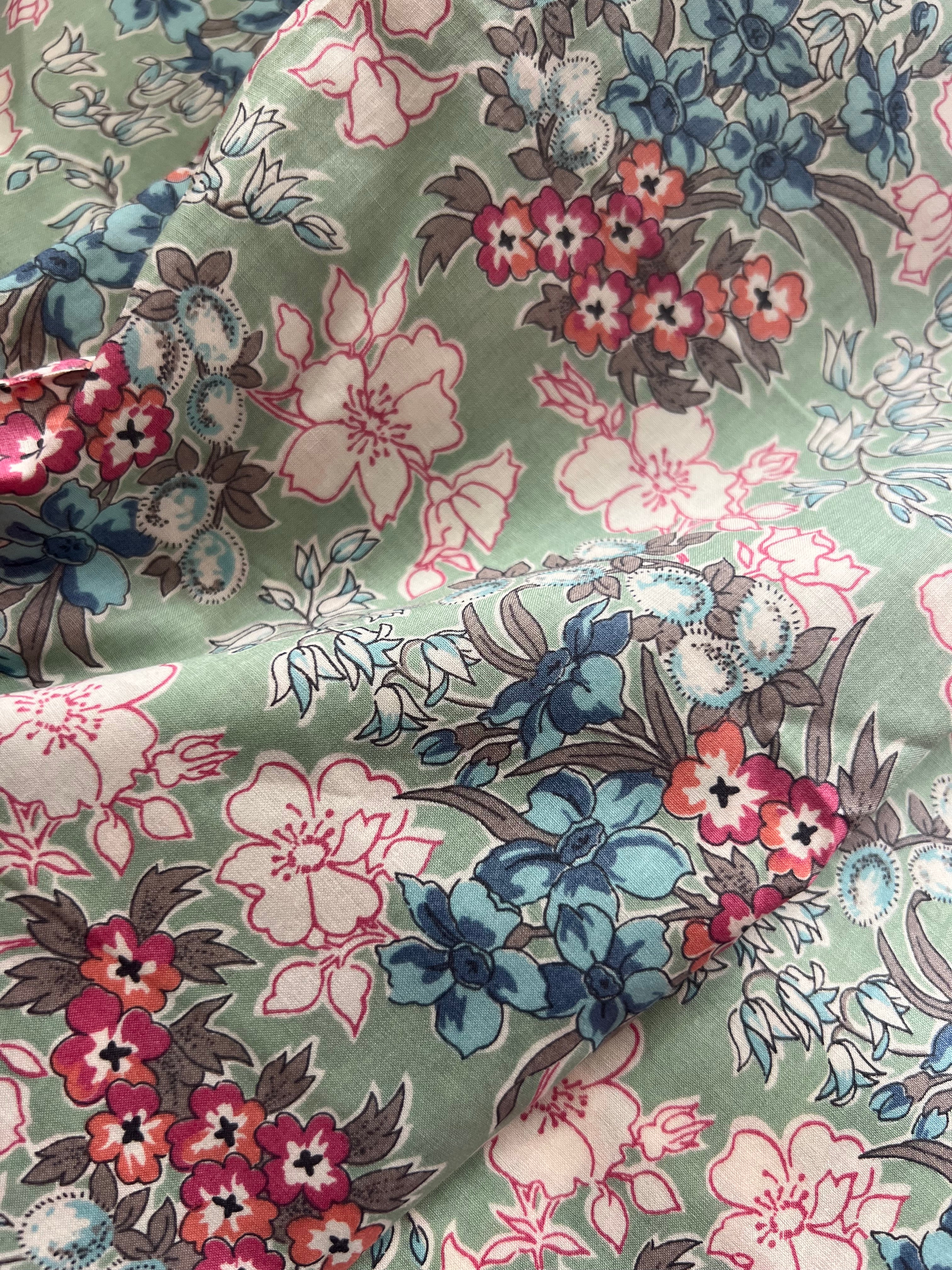 Mint Bunches Pussybow Tie Collar