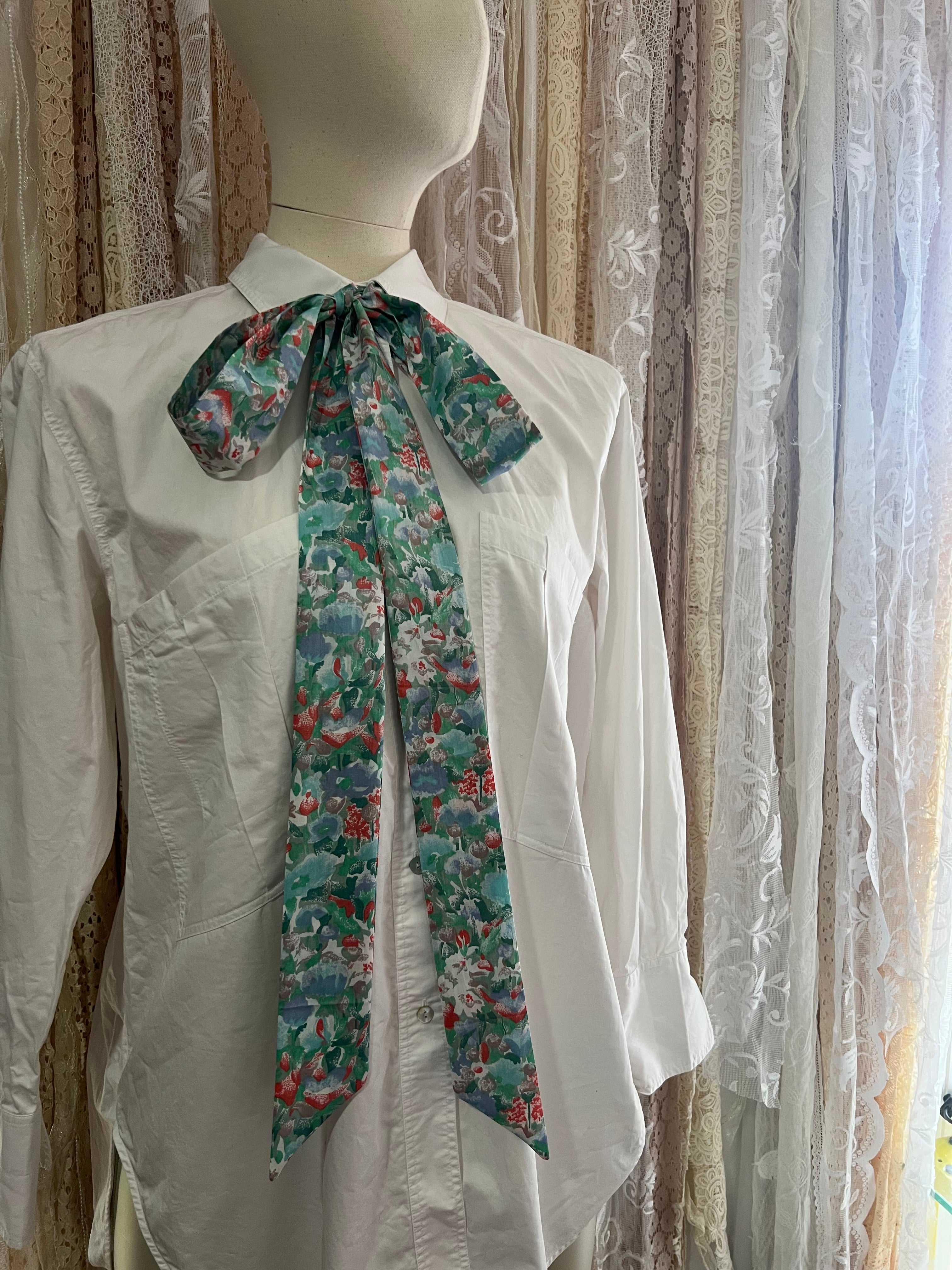 Painterly Floral Lawn Cotton Pussybow Tie Collar