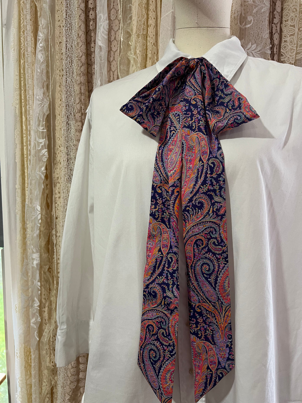 'Felix & Isabelle' Paisley Pussybow Tie Collar