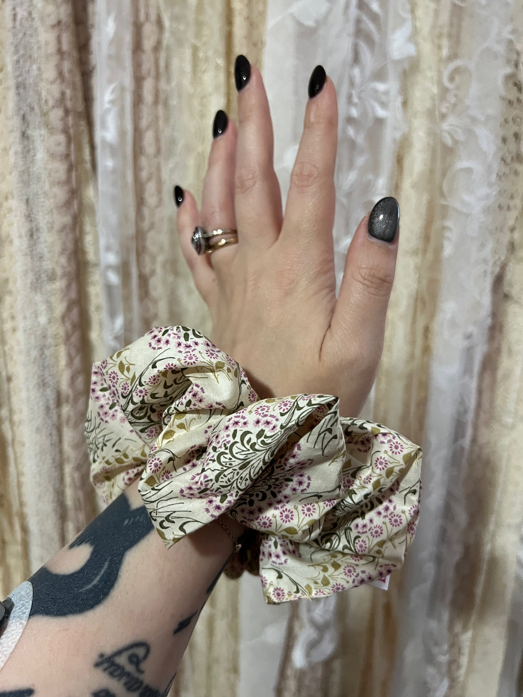 Little Mari Scrunchie