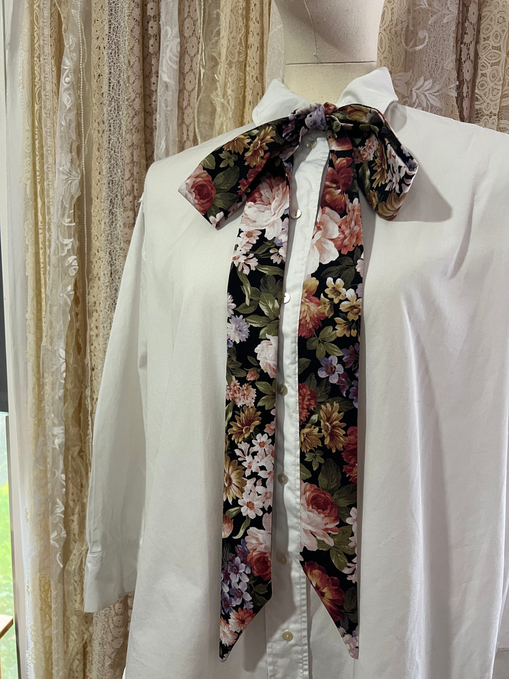 Midnight Floral Pussybow Tie Collar