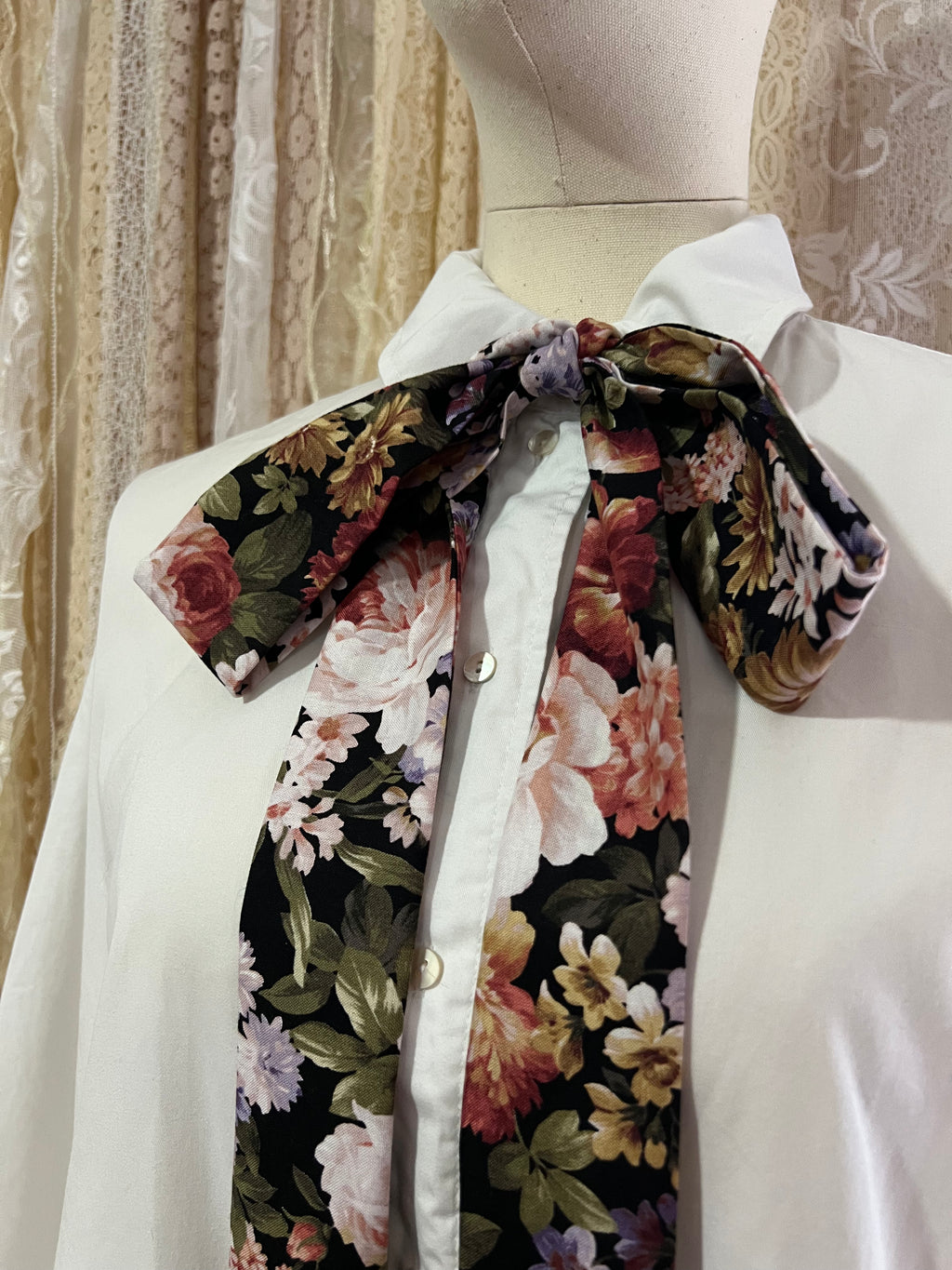 Midnight Floral Pussybow Tie Collar