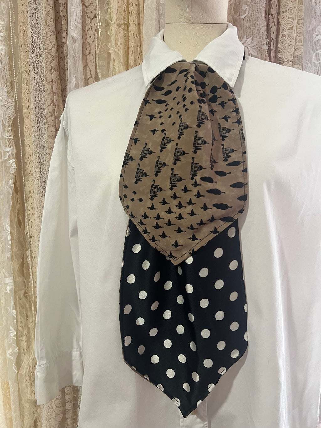 Palace and Polkadot Reversible Cravat