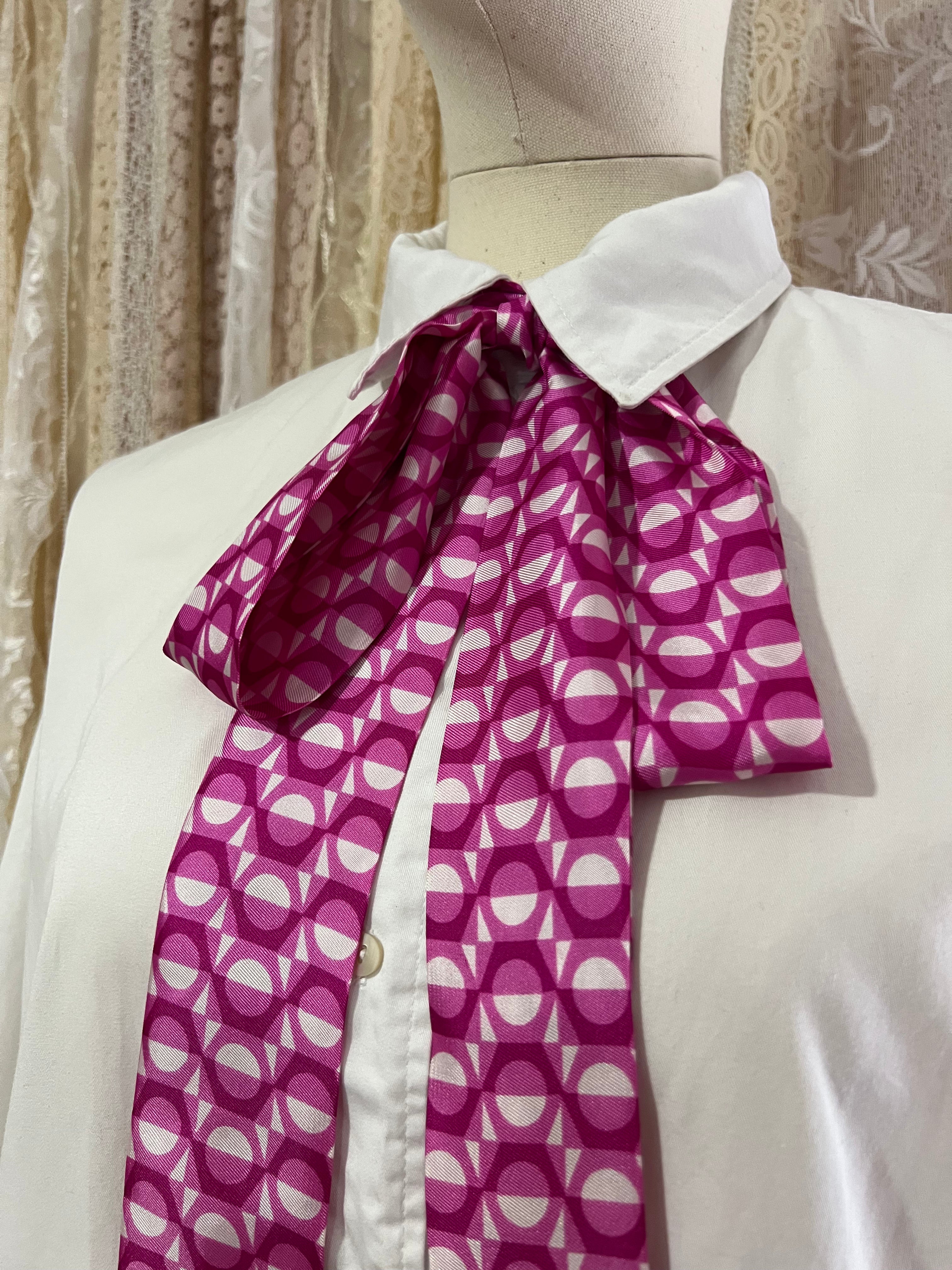 Pink Retro Pussybow Tie Collar