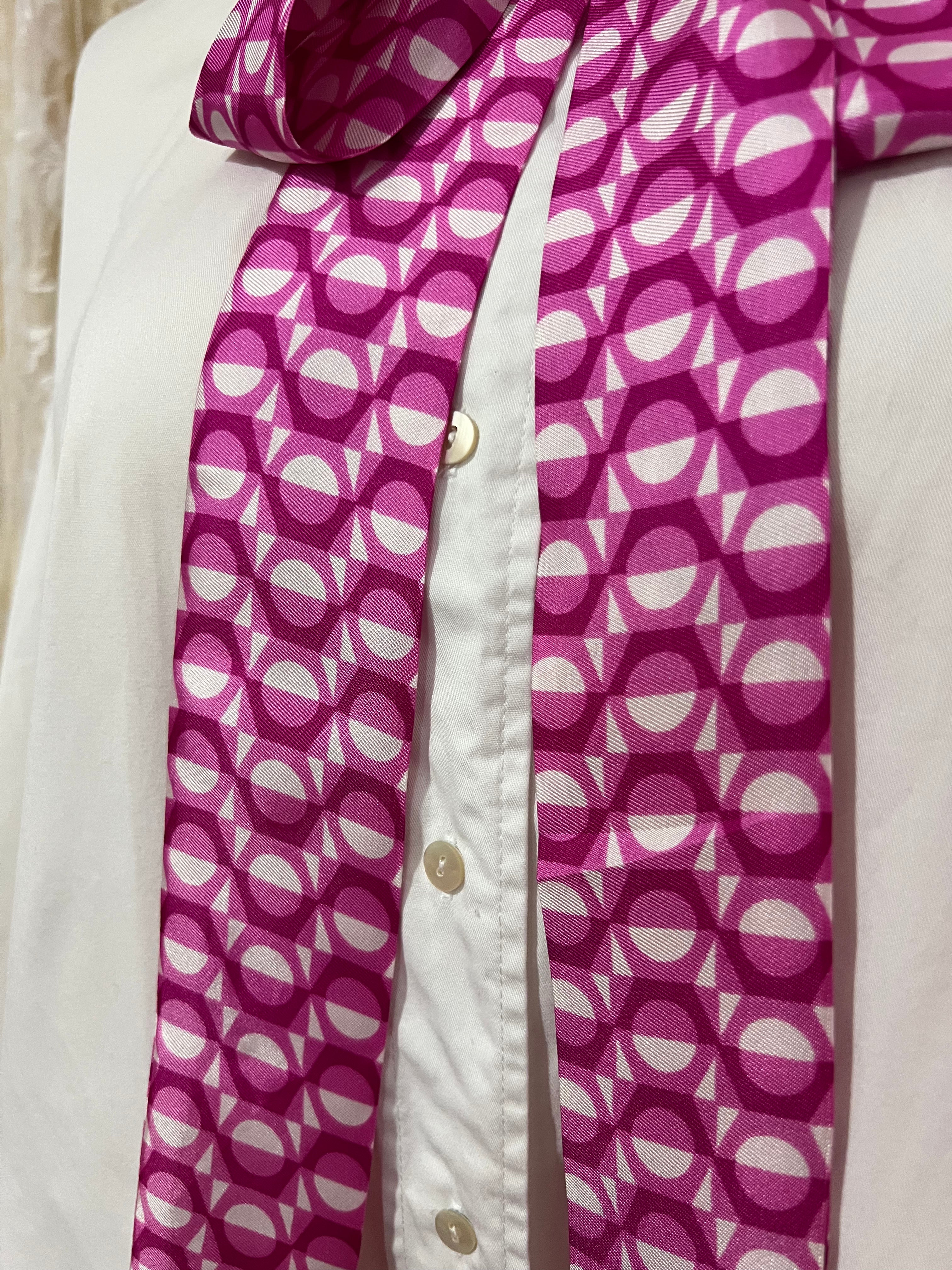 Pink Retro Pussybow Tie Collar