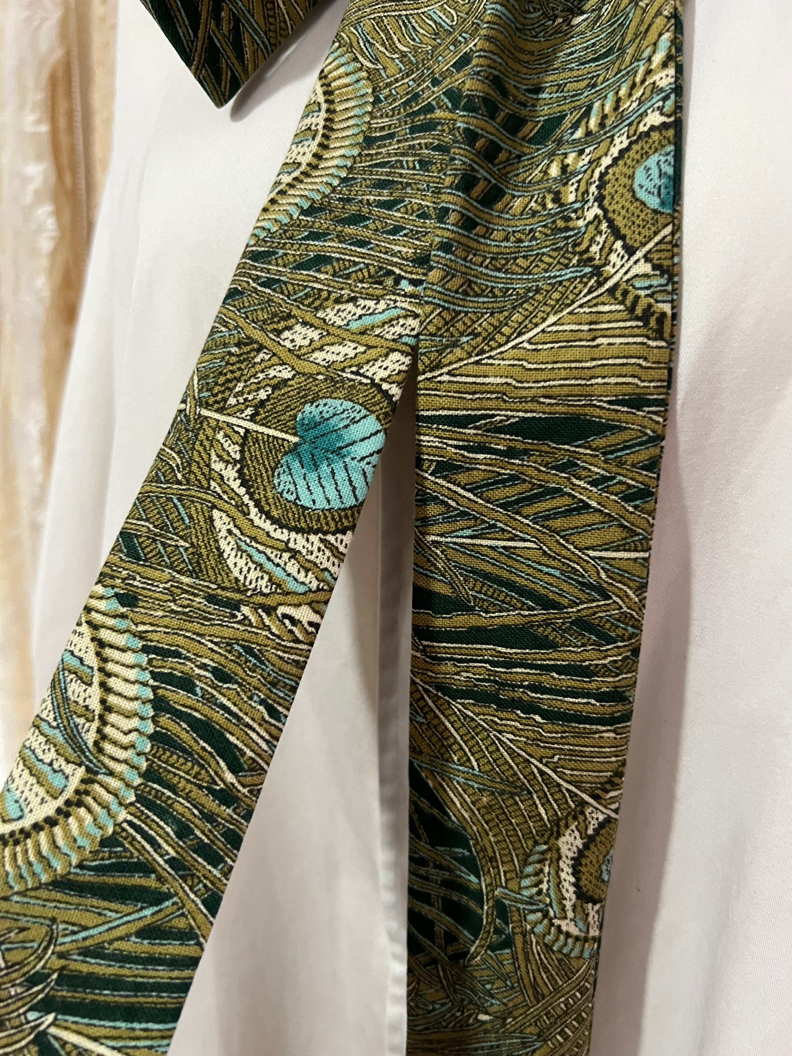 Proud as a Peacock Pussybow Tie Collar