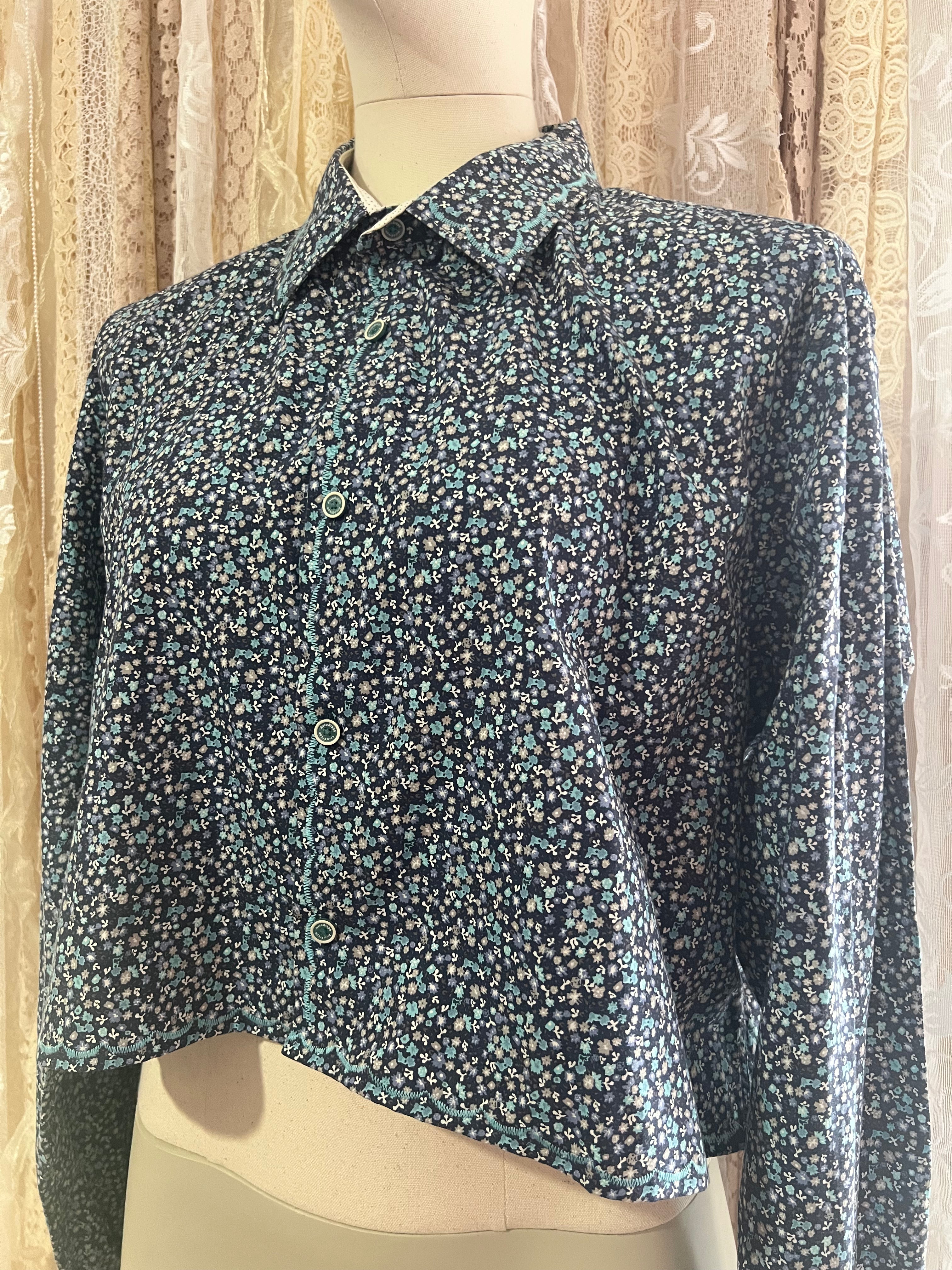 Reworked Embroidered Detail Cropped Blouse in Blue Ditsy Floral - XL