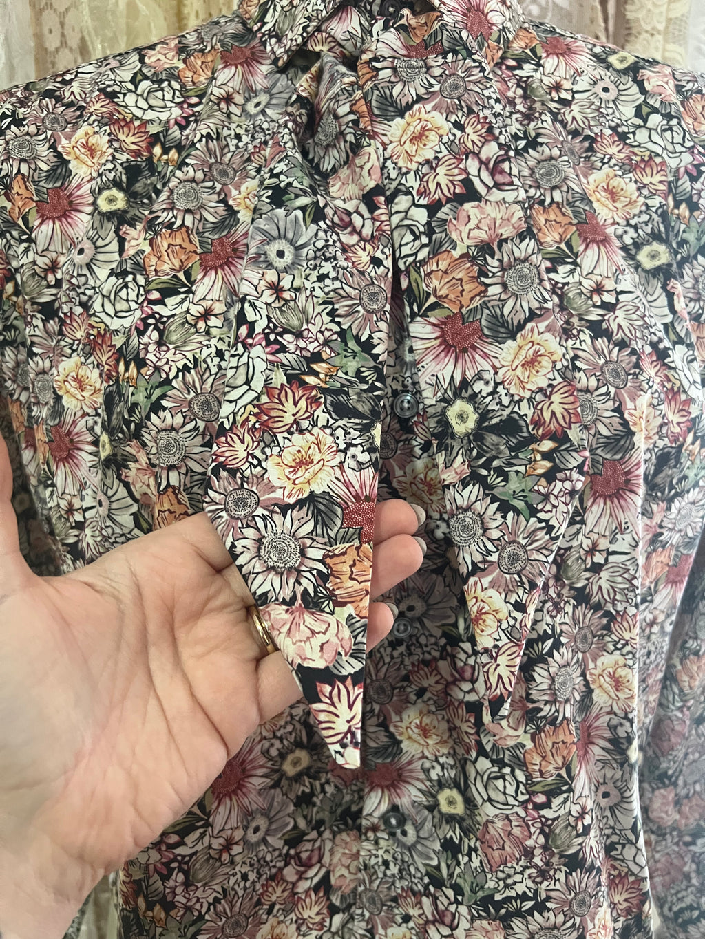 Reworked Tie Collar Cropped Blouse in 70s Floral - XL