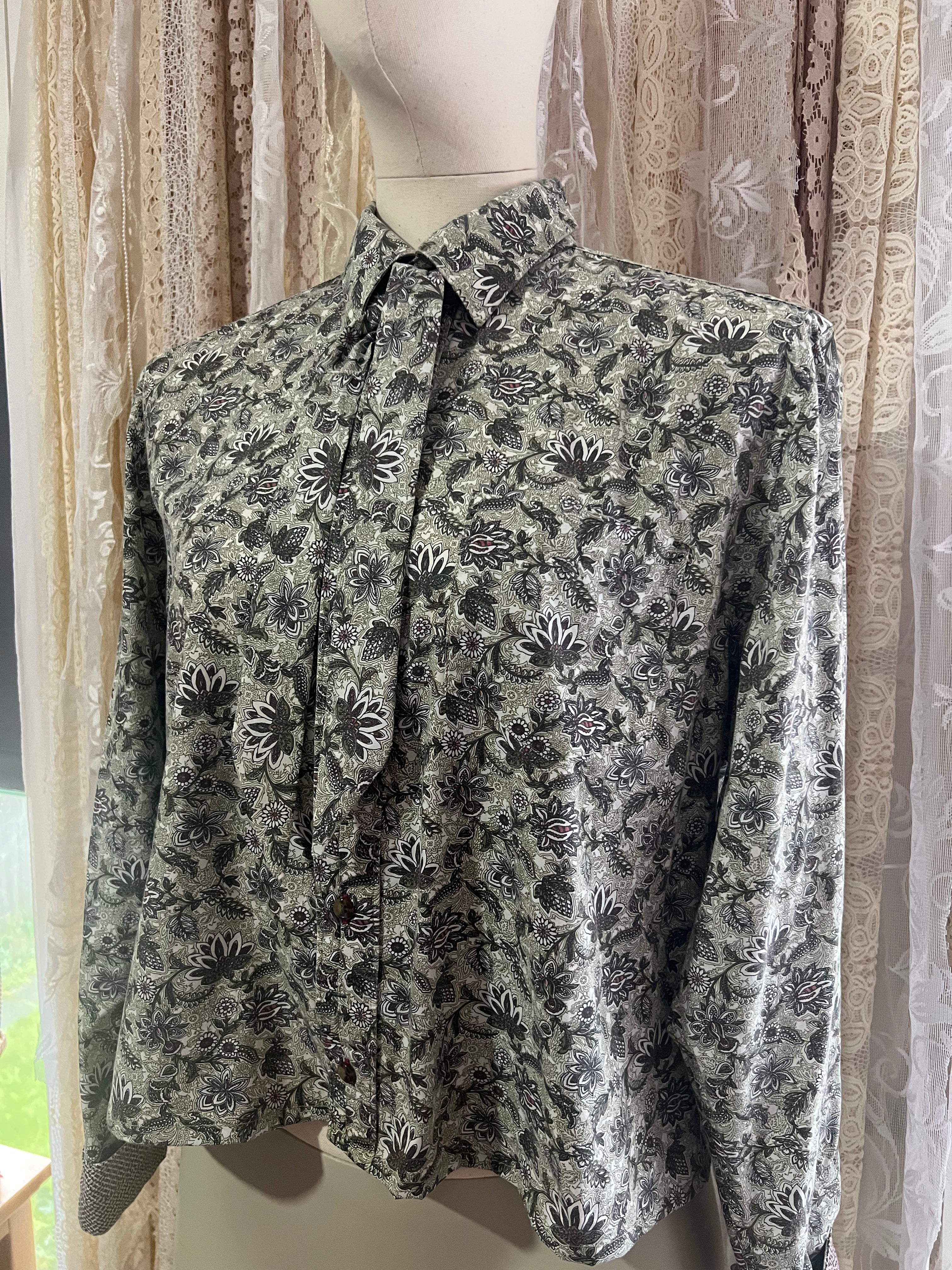 Reworked Tie Collar Cropped Blouse in Green Arts & Crafts Floral - L