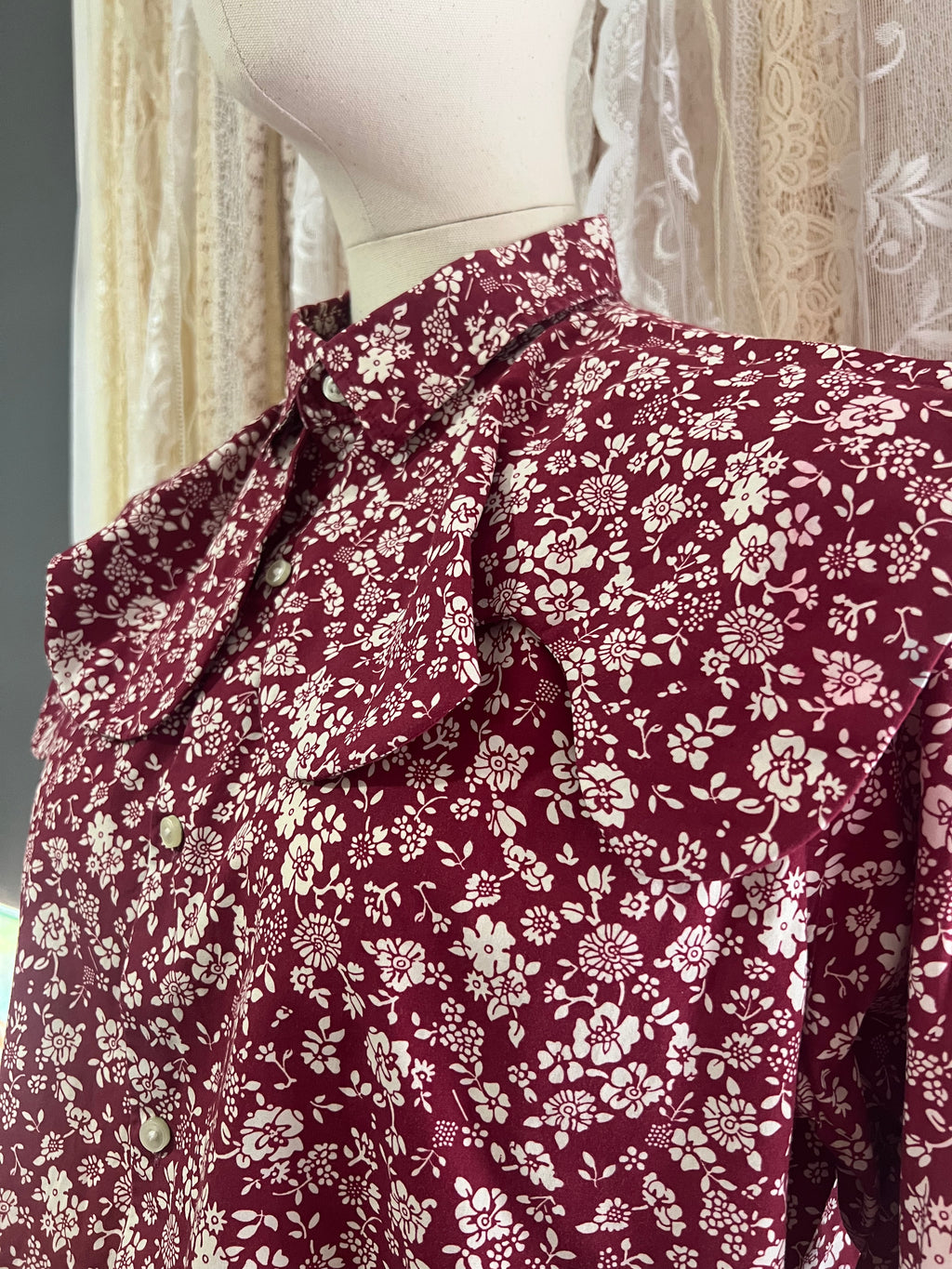 Reworked Wave Collar Cropped Blouse in Maroon Floral - XL