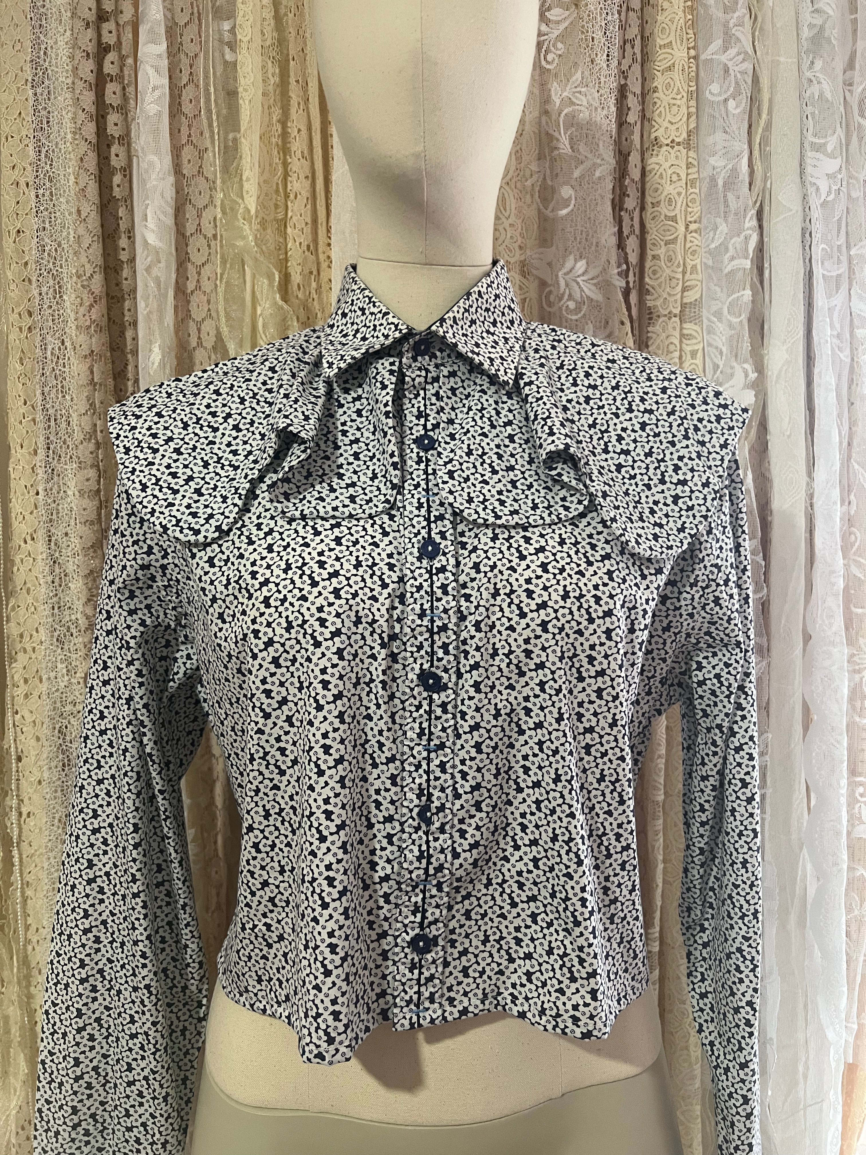 Reworked Wave Collar Cropped Blouse in Navy Doodle Floral - L