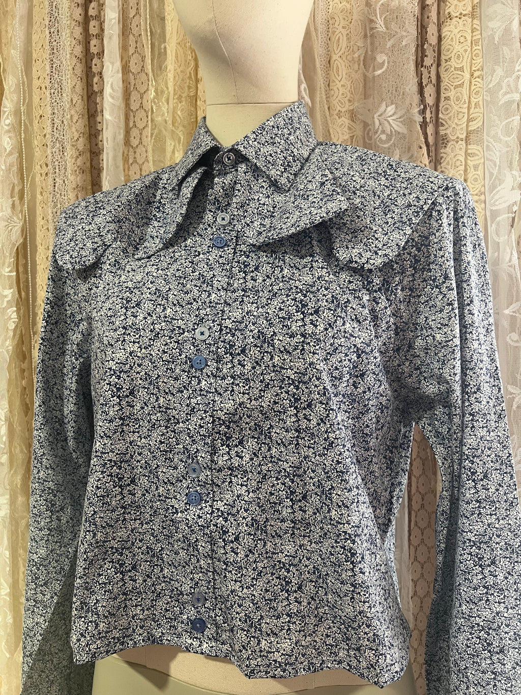 Reworked Wave Collar Cropped Blouse in Navy Leaf - L