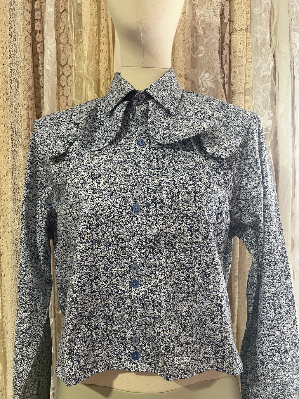 Reworked Wave Collar Cropped Blouse in Navy Leaf - L